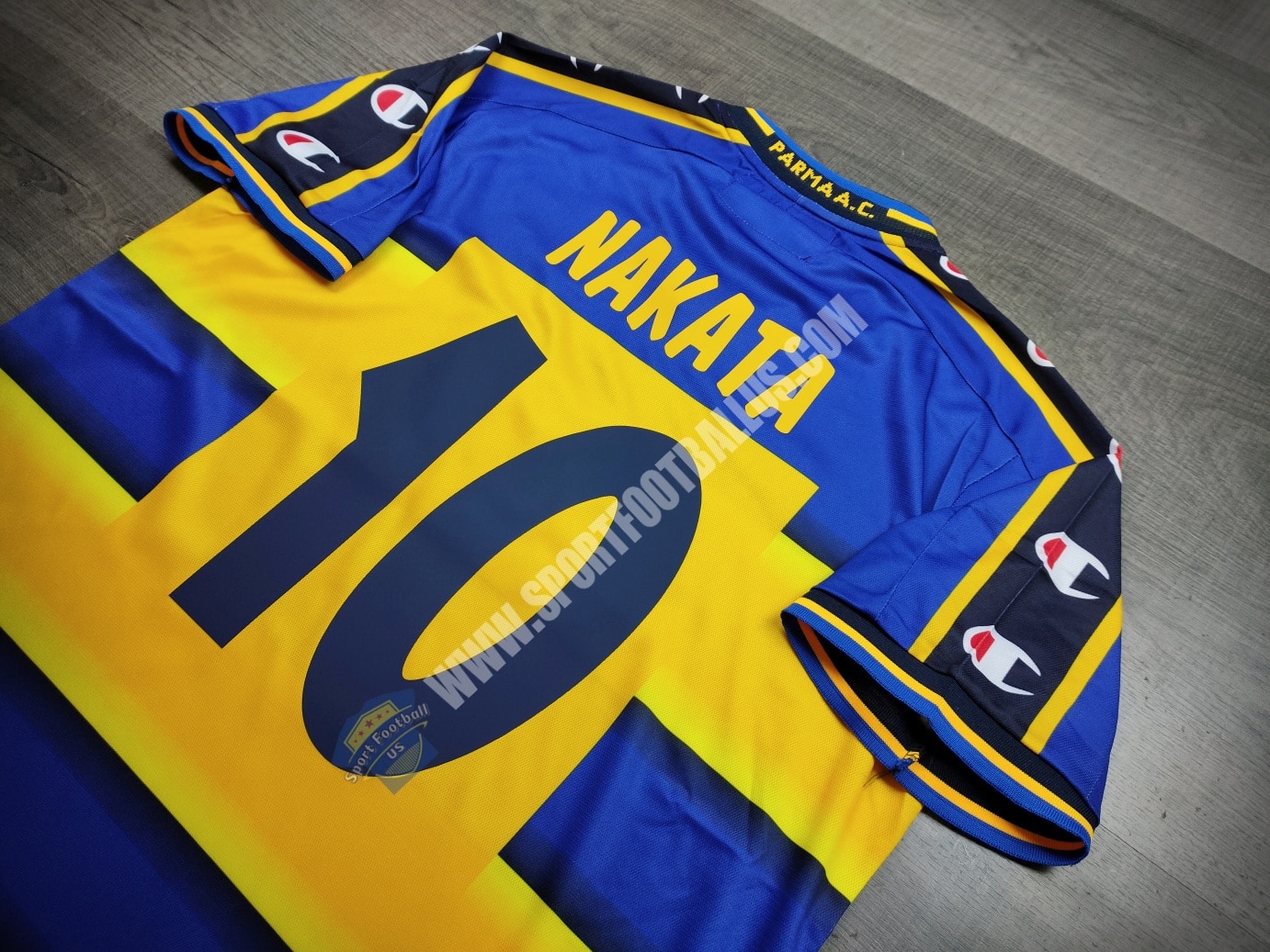 Retro - Parma Home 2001-02 10 NAKATA_02