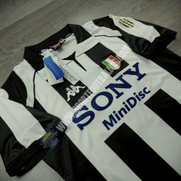 Retro Juventus Home 1997-98_02